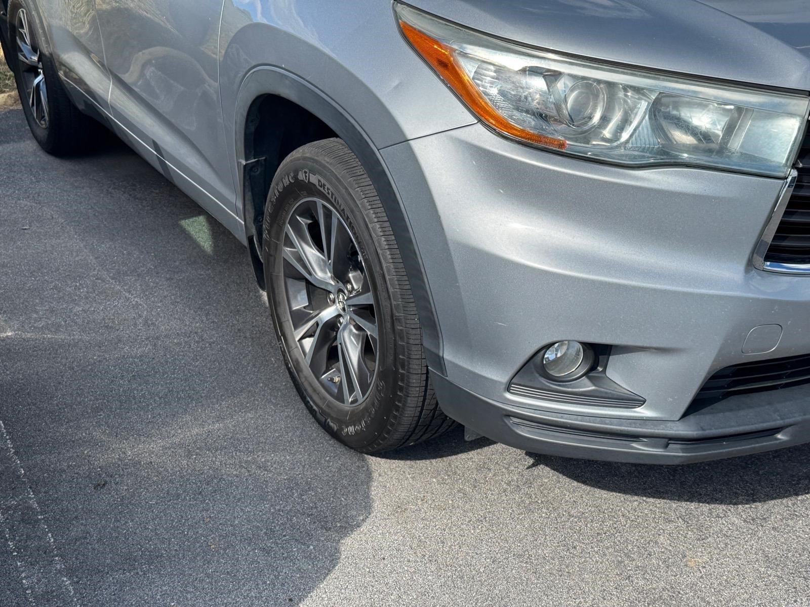 Used 2016 Toyota Highlander XLE AWD/4WD image 10