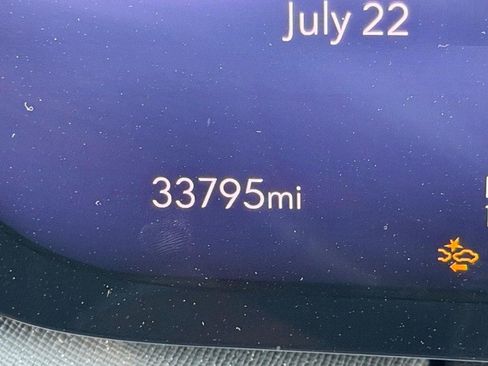 Used 2025 Buick Enclave Preferred AWD/4WD image 21