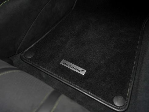 Used 2024 McLaren 750S Spider RWD image 33