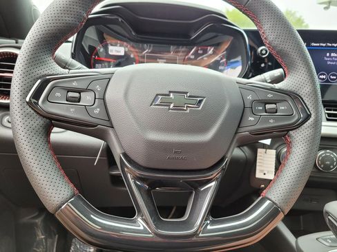 New 2026 Chevrolet Trax RS w/ Sunroof Package FWD image 16