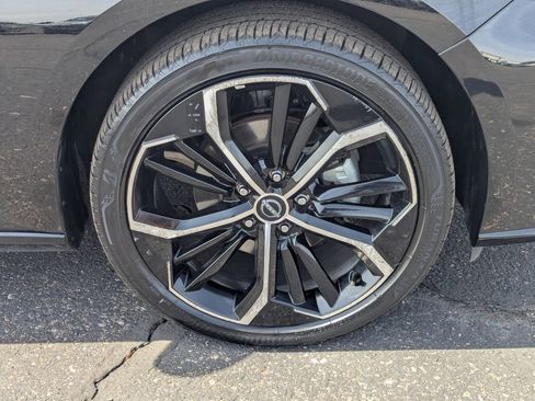 Certified 2025 Nissan Altima 2.5 SR image 10