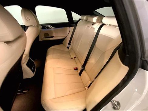 Used 2023 BMW i4 eDrive35 w/ Premium Package image 9