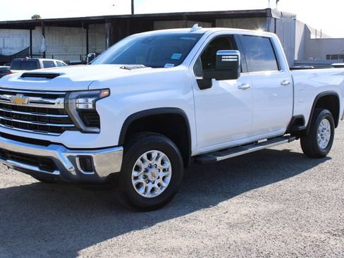 Used 2024 Chevrolet Silverado 2500 LTZ AWD/4WD image 17