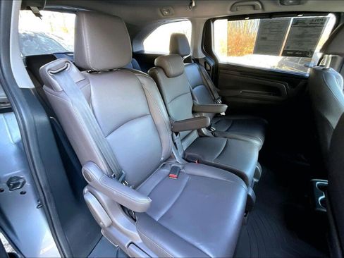 Used 2023 Honda Odyssey EX-L image 16