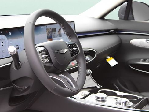 New 2026 Genesis GV70 2.5T image 11