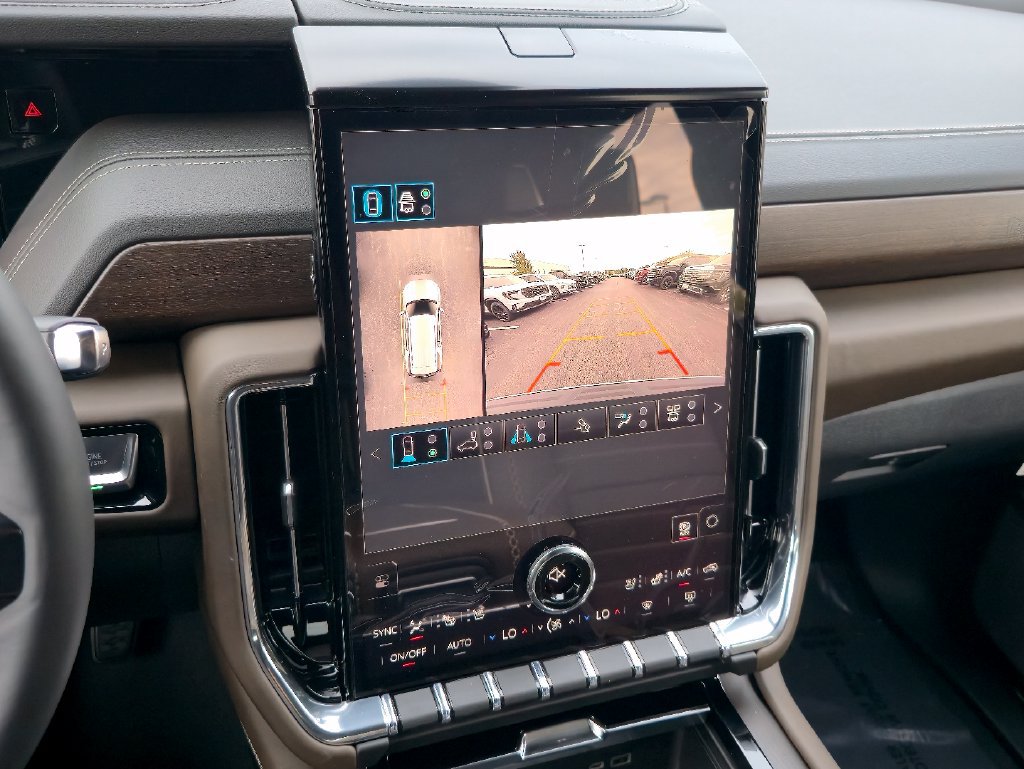 New 2026 GMC Yukon Denali Ultimate AWD/4WD image 15