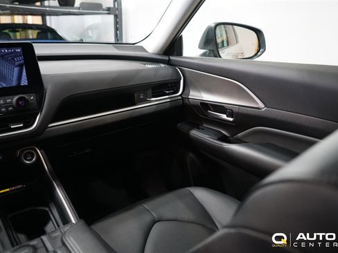 Used 2025 Toyota Grand Highlander AWD image 20