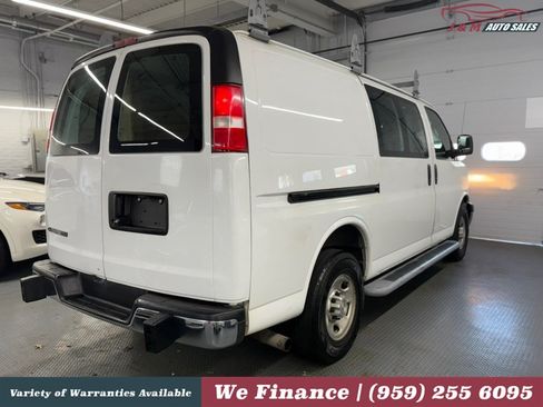 Used 2018 Chevrolet Express 2500 w/ Driver Convenience Package RWD image 8