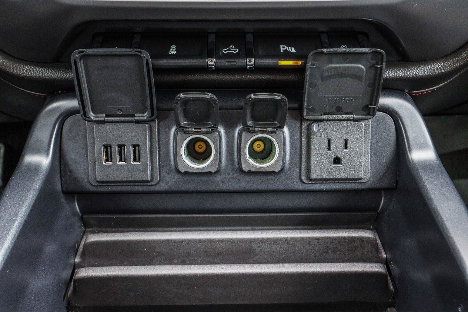 Used 2014 GMC Sierra 1500 SLT w/ All-Terrain Package AWD/4WD image 11