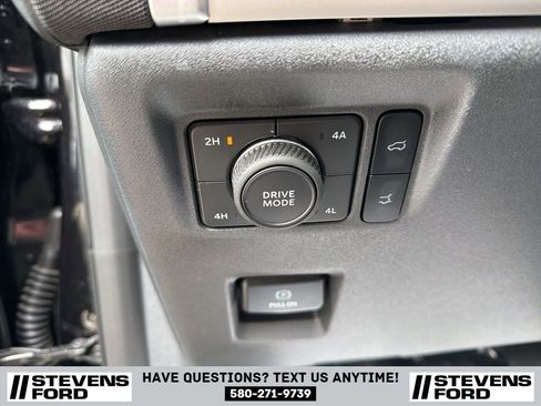 Used 2025 Ford Expedition Active AWD/4WD image 28