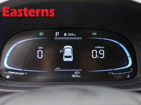 Used 2025 Hyundai Venue SE image 18