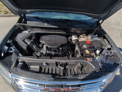 Used 2023 GMC Acadia SLT w/ Technology Package FWD image 34