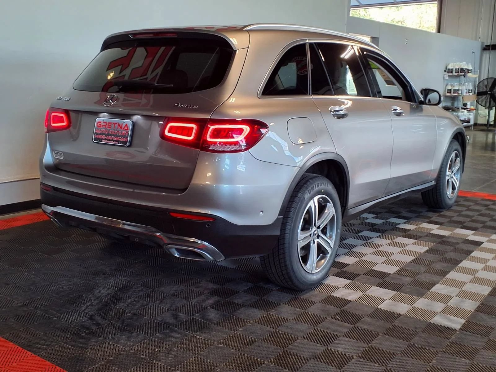 Used 2022 Mercedes-Benz GLC 300 4MATIC image 9
