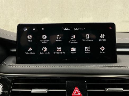 Used 2025 Genesis G70 2.5T image 30