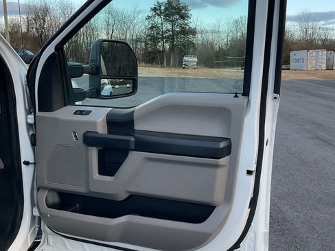 Used 2020 Ford F350 XL w/ Power Equipment Group image 38