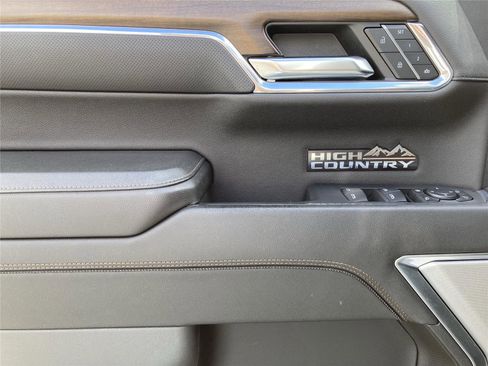 Used 2024 Chevrolet Silverado 1500 High Country w/ Technology Package image 26