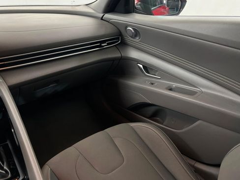 Used 2023 Hyundai Elantra SEL w/ Convenience Package FWD image 10