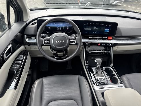 Certified 2024 Kia Carnival SX Prestige image 21