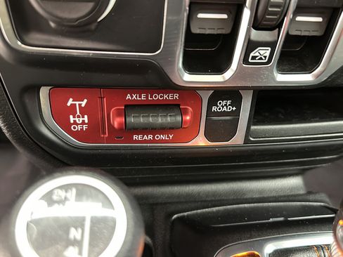 Used 2023 Jeep Gladiator Mojave w/ Cold Weather Group AWD/4WD image 23