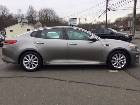 Used 2017 Kia Optima LX image 5