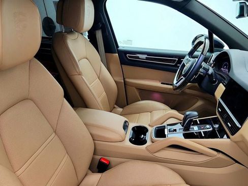 Used 2023 Porsche Cayenne Platinum Edition AWD/4WD image 25