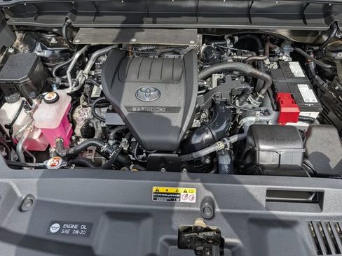 Used 2023 Toyota Highlander XLE AWD/4WD image 36