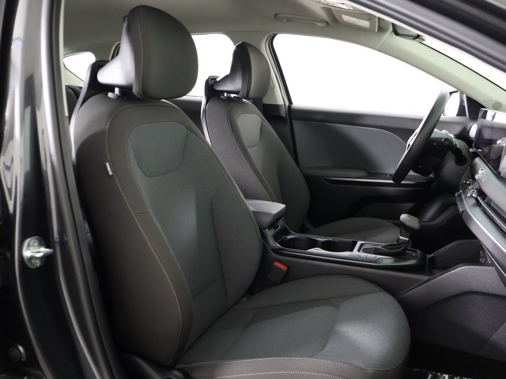 Certified 2025 Kia K4 FWD image 30