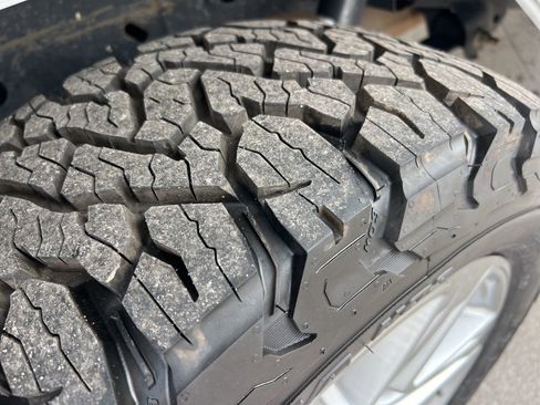 Used 2019 Ford F150 Lariat w/ Equipment Group 502A Luxury image 8