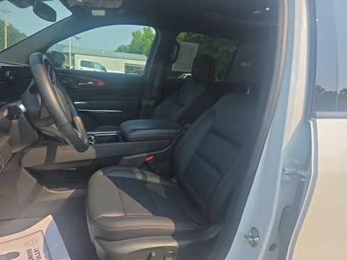 Used 2024 Chevrolet Traverse Z71 AWD/4WD image 14