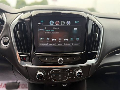 Used 2018 Chevrolet Traverse LT FWD image 16