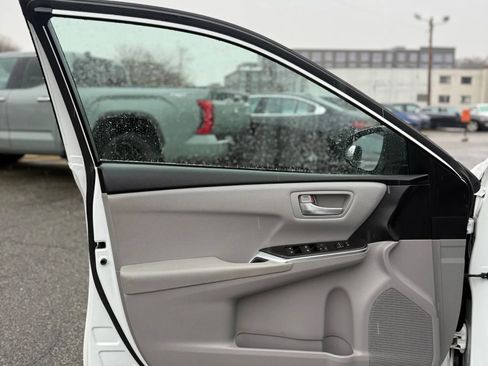 Used 2016 Toyota Camry LE FWD image 26