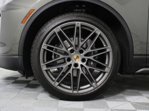 Used 2025 Porsche Macan Electric image 28