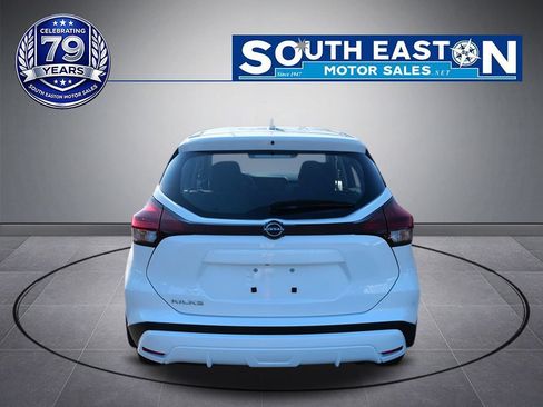 Used 2023 Nissan Kicks S FWD image 4