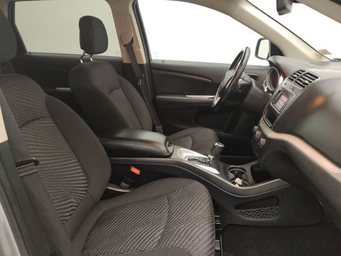 Used 2020 Dodge Journey SE w/ SE Popular Equipment Group FWD image 21