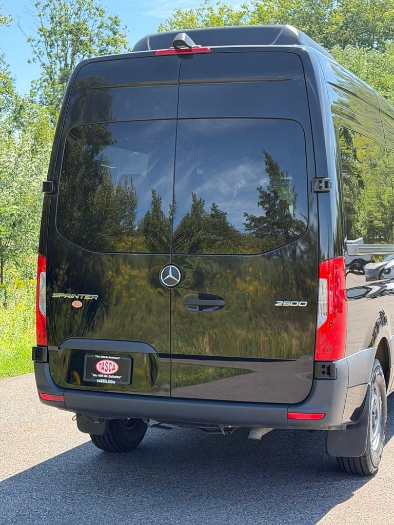 Used 2024 Mercedes-Benz Sprinter 2500 image 24