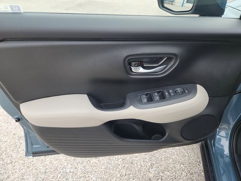 New 2026 Honda HR-V LX image 8
