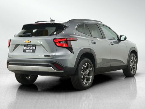 Used 2024 Chevrolet Trax LT w/ Driver Confidence Package FWD image 5