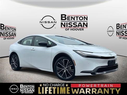 Used 2025 Toyota Prius Limited image 1