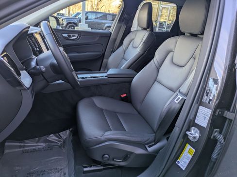 Certified 2025 Volvo XC60 B5 Plus image 25