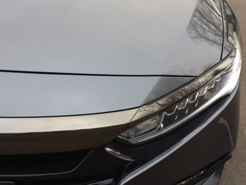 Used 2018 Honda Accord Sport image 12