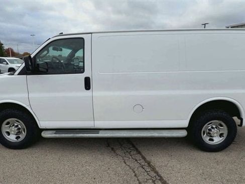 Used 2023 Chevrolet Express 2500 w/ Driver Convenience Package image 4
