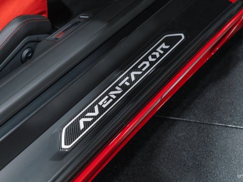 Used 2015 Lamborghini Aventador LP 700-4 AWD/4WD image 7