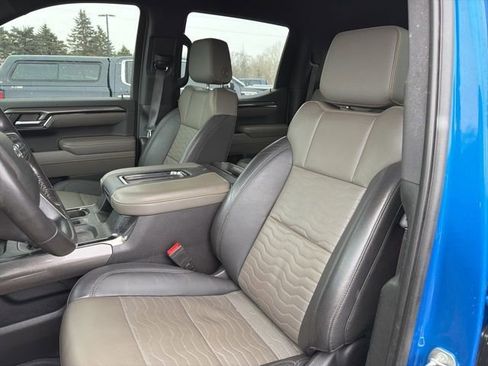 Used 2022 Chevrolet Silverado 1500 ZR2 w/ Technology Package image 18