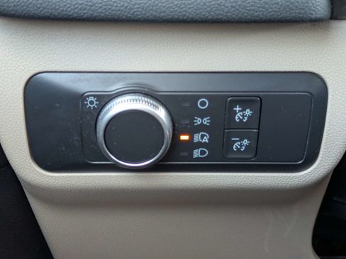 Used 2020 Ford Escape SE FWD image 23