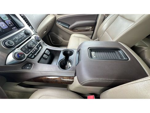 Used 2017 Chevrolet Tahoe LT w/ Luxury Package AWD/4WD image 20