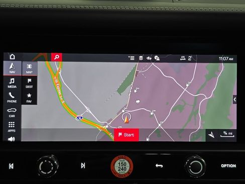 Certified 2025 Porsche Macan AWD/4WD image 18