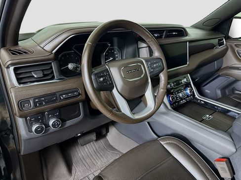 Used 2021 GMC Yukon XL Denali AWD/4WD image 9