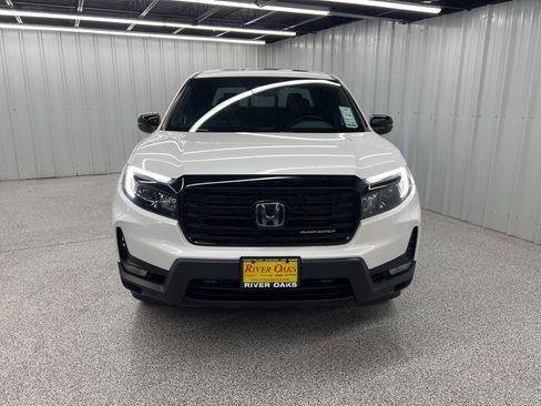 Used 2022 Honda Ridgeline Black Edition image 2