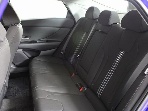 Certified 2025 Hyundai Elantra SEL image 18