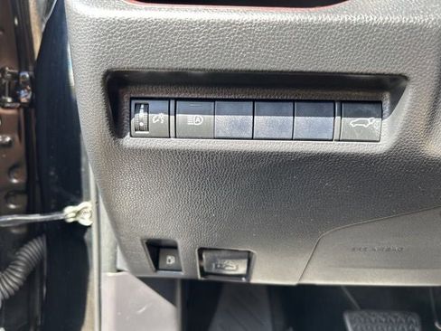 Used 2020 Toyota RAV4 Limited AWD/4WD image 18